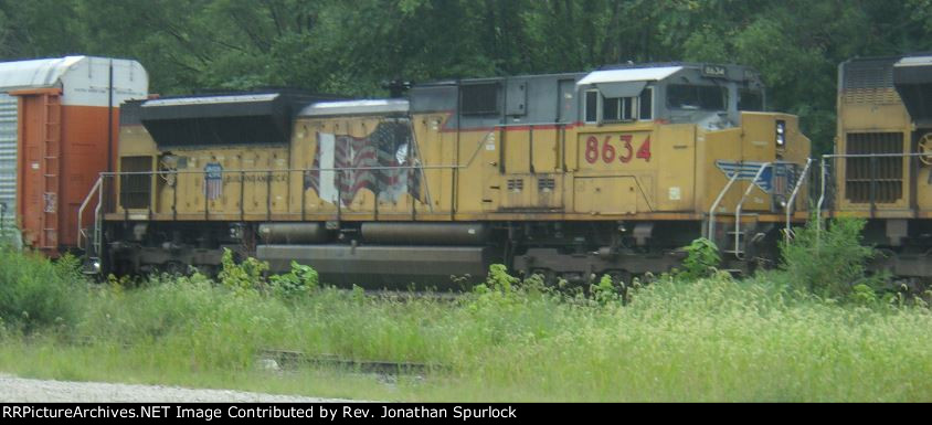 UP 8634, engineer's side view